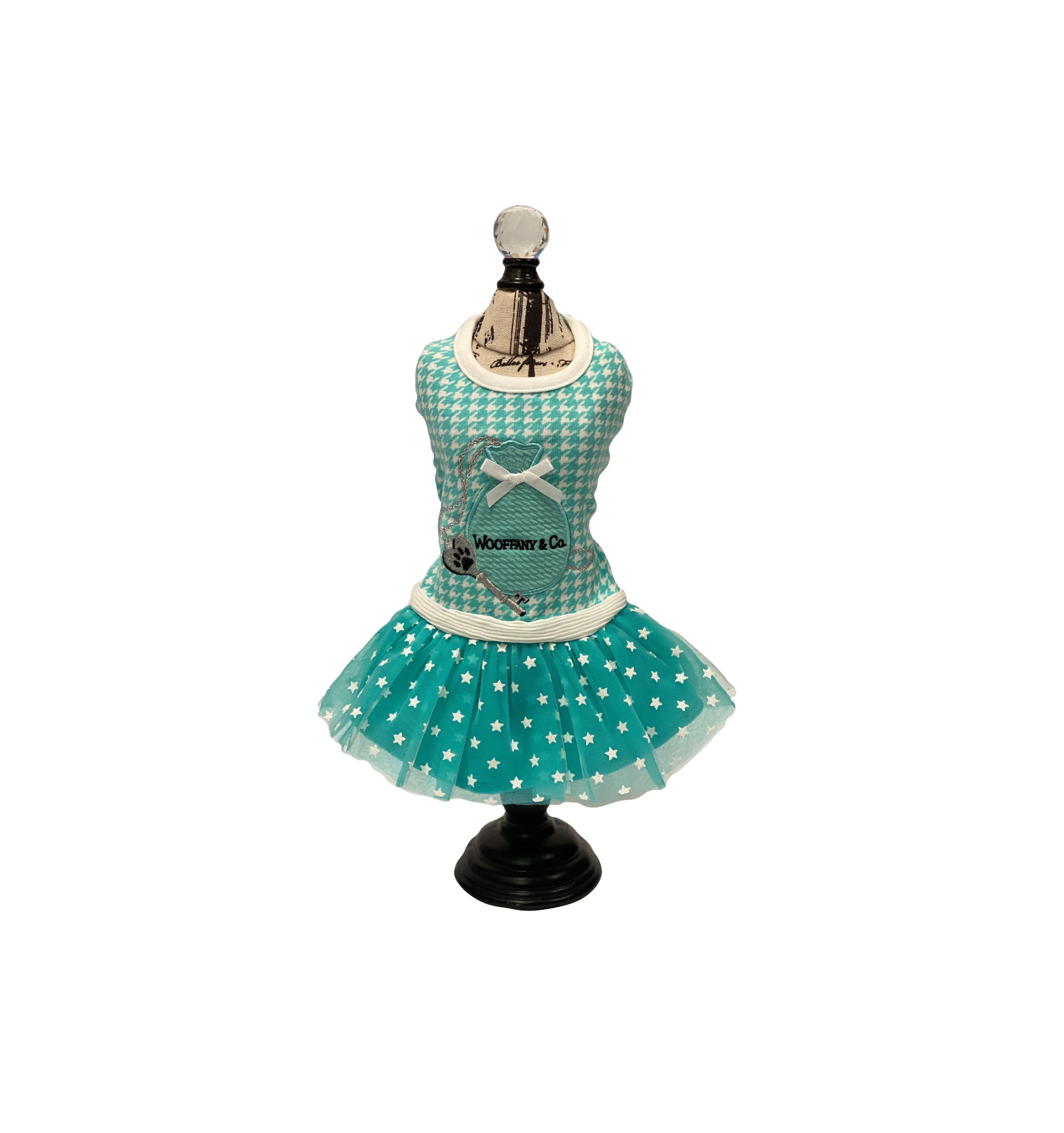 wooffany-houndstooth-key-pouch-dress-mannequin1